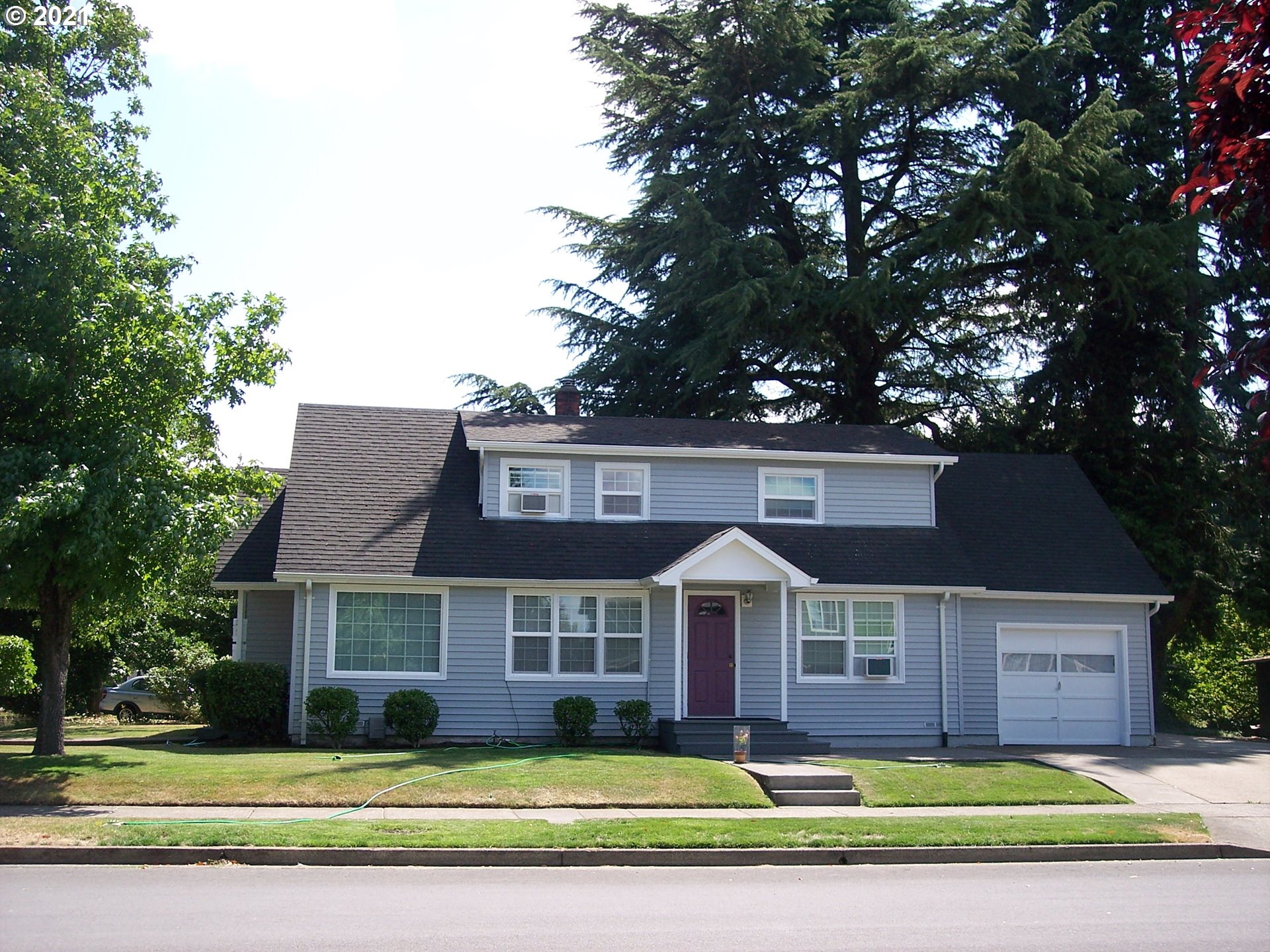 542 Mill Street Springfield, OR 97477 - Photo 2 of 15
