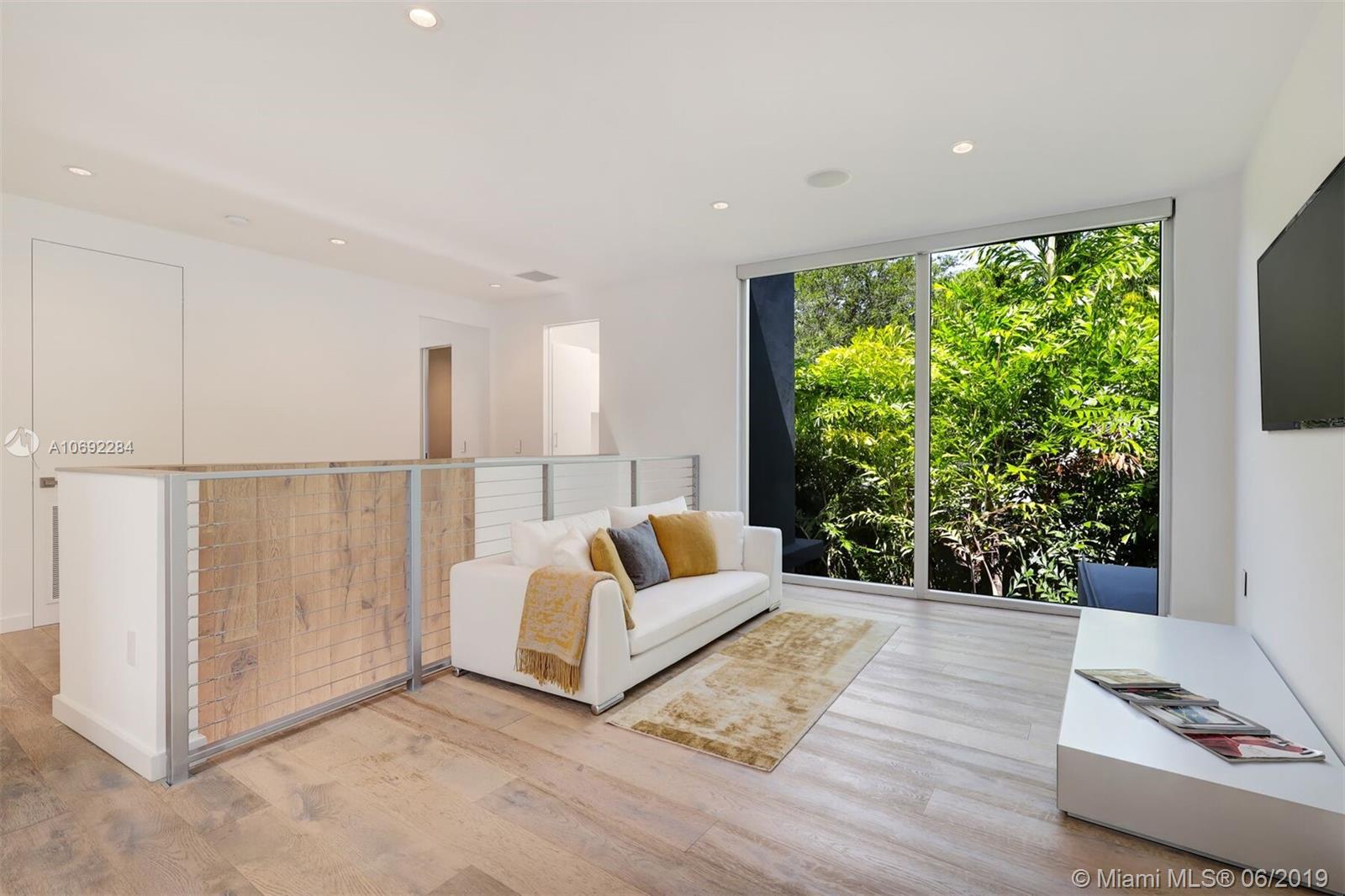 4061 Woodridge Road Miami, FL 33133 - Photo 18 of 27 Gallery Image 18