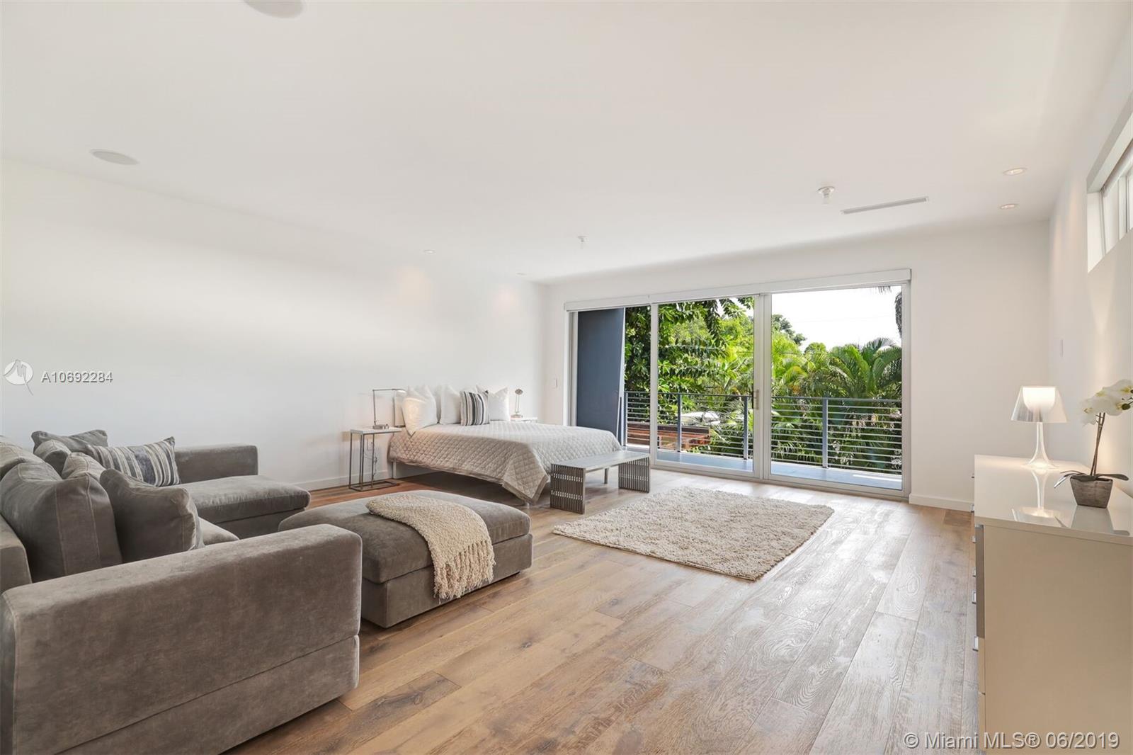 4061 Woodridge Road Miami, FL 33133 - Photo 20 of 27 Gallery Image 20