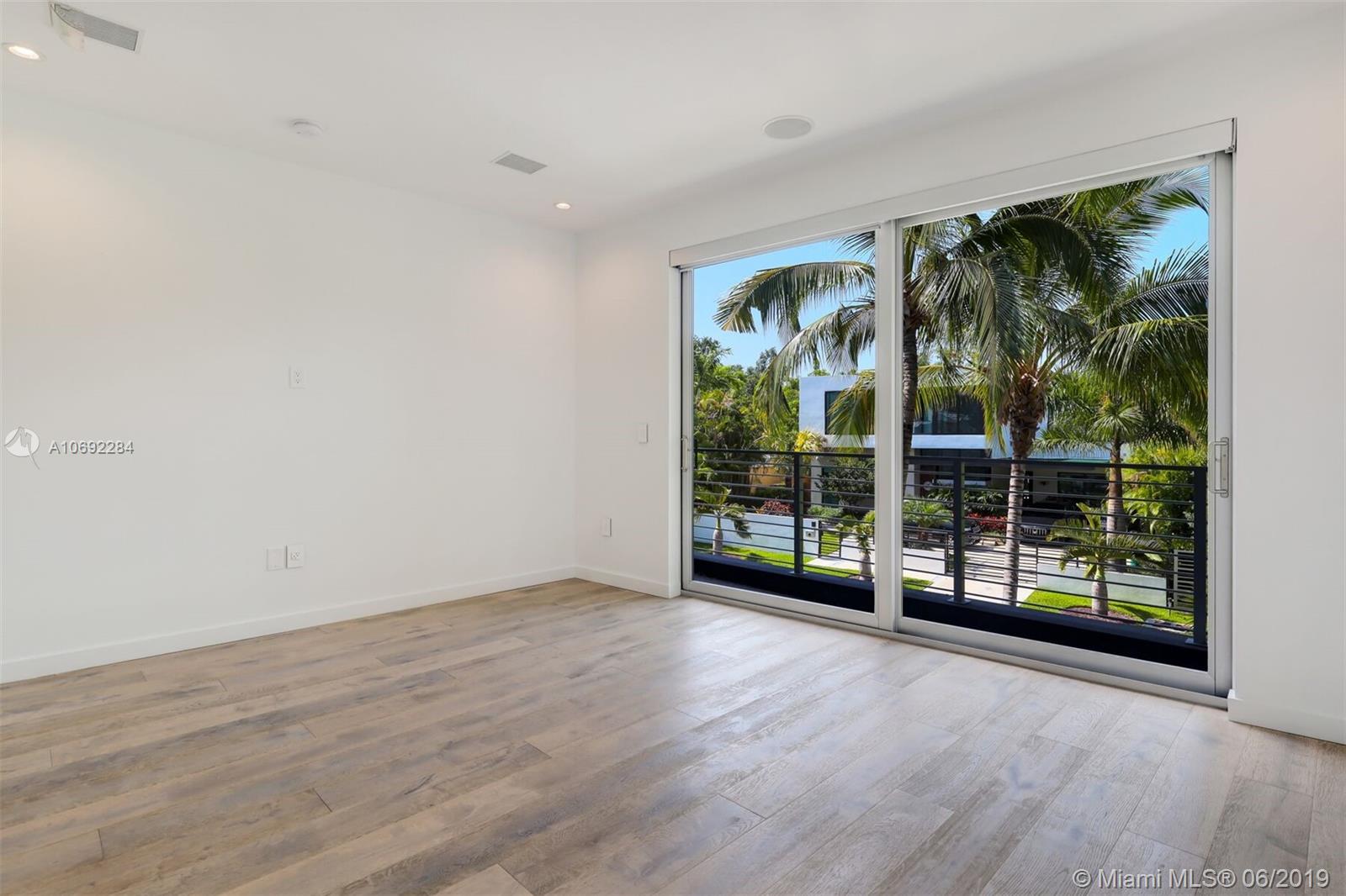 4061 Woodridge Road Miami, FL 33133 - Photo 25 of 27 Gallery Image 25