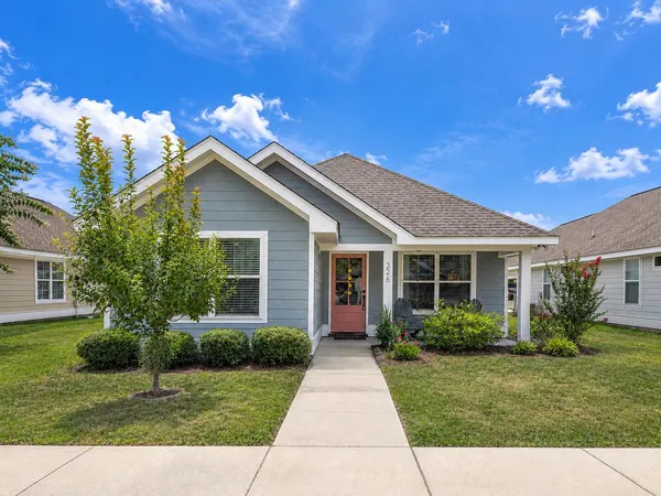 $235,000 | 326 Mount Pleasant Drive, Hattiesburg, MS 39402