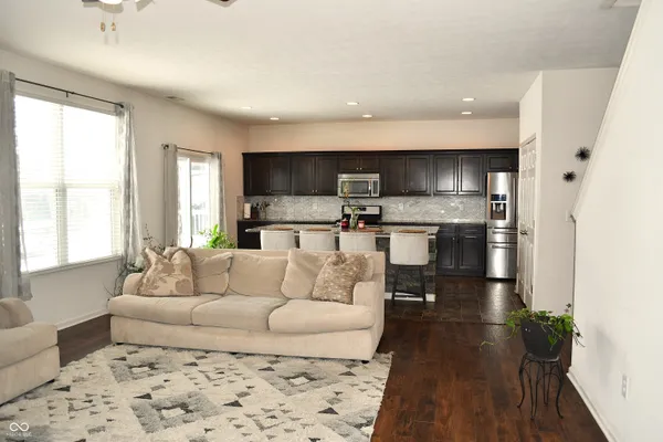 $350,000 | 1922 Lakecrest Drive, Columbus, IN 47201