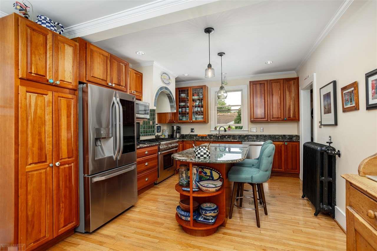 1817 Hawthorne Road Grosse Pointe Woods, MI 48236 - Photo 7 of 42
