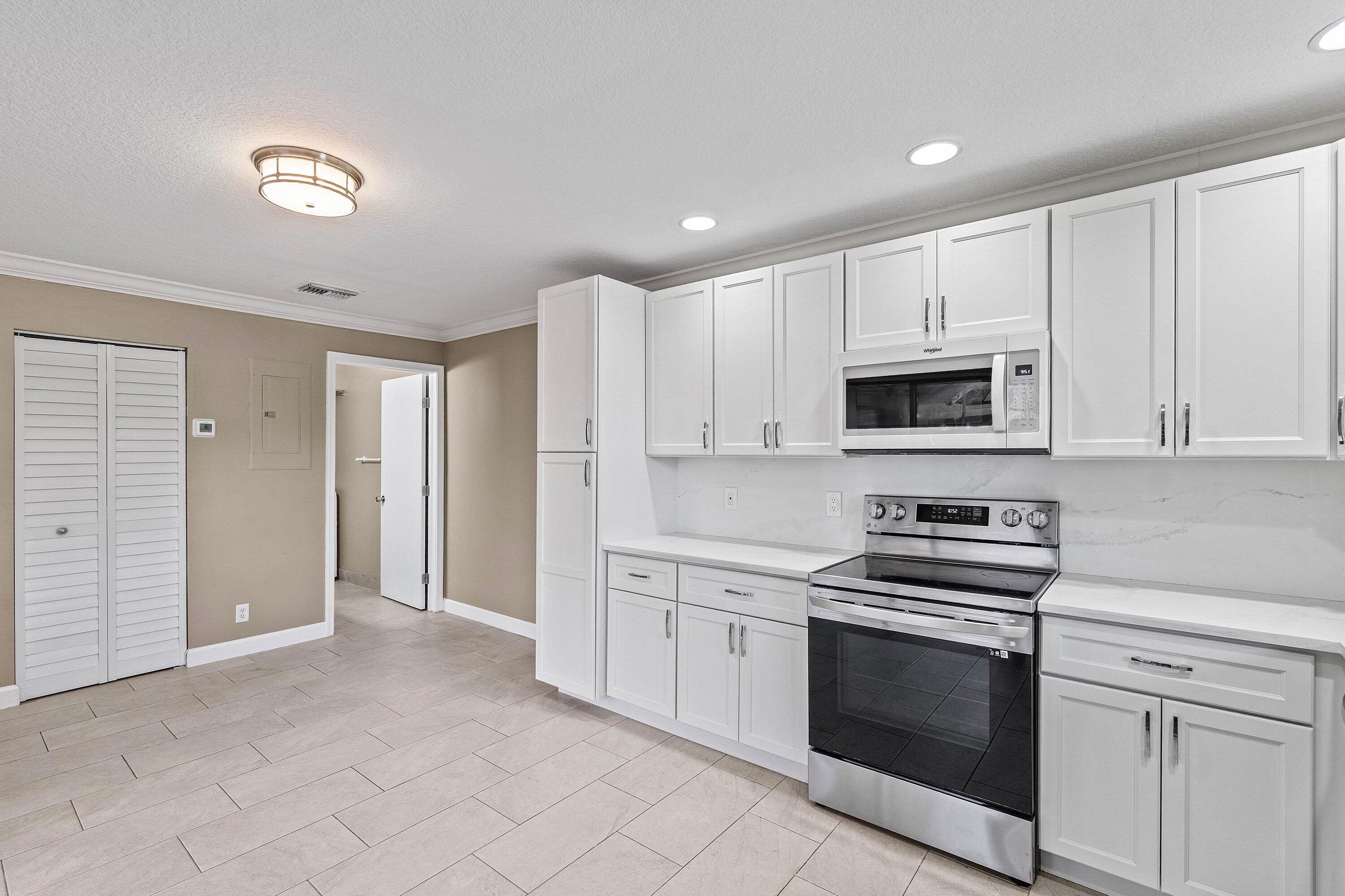 7754 Courtyard Run West Boca Raton, FL 33433 - Photo 13 of 26 Kitchen / Dining Room