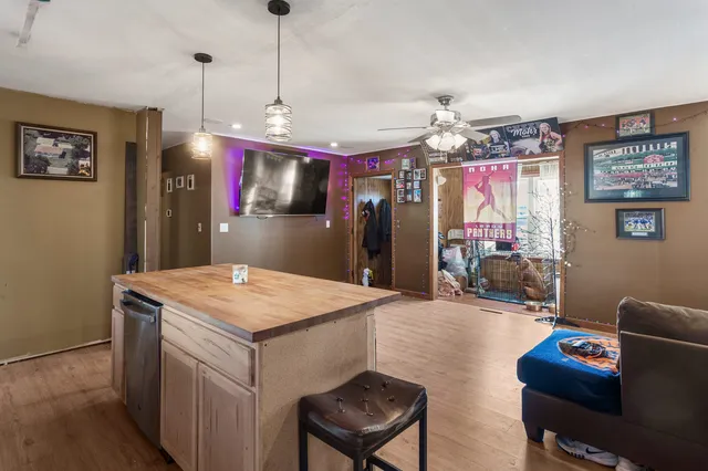 $145,000 | 300 East Warren Street, Le Roy, IL 61752