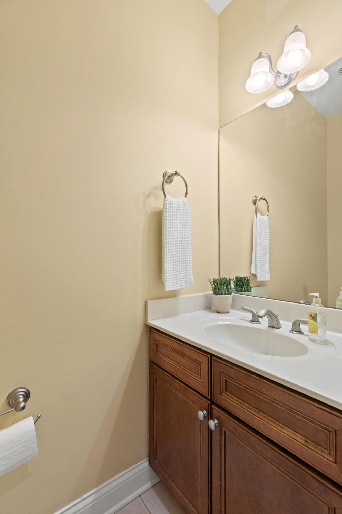 2517 Ridgefield Lane Lexington, KY 40509 - Photo 24 of 38 Half Bath