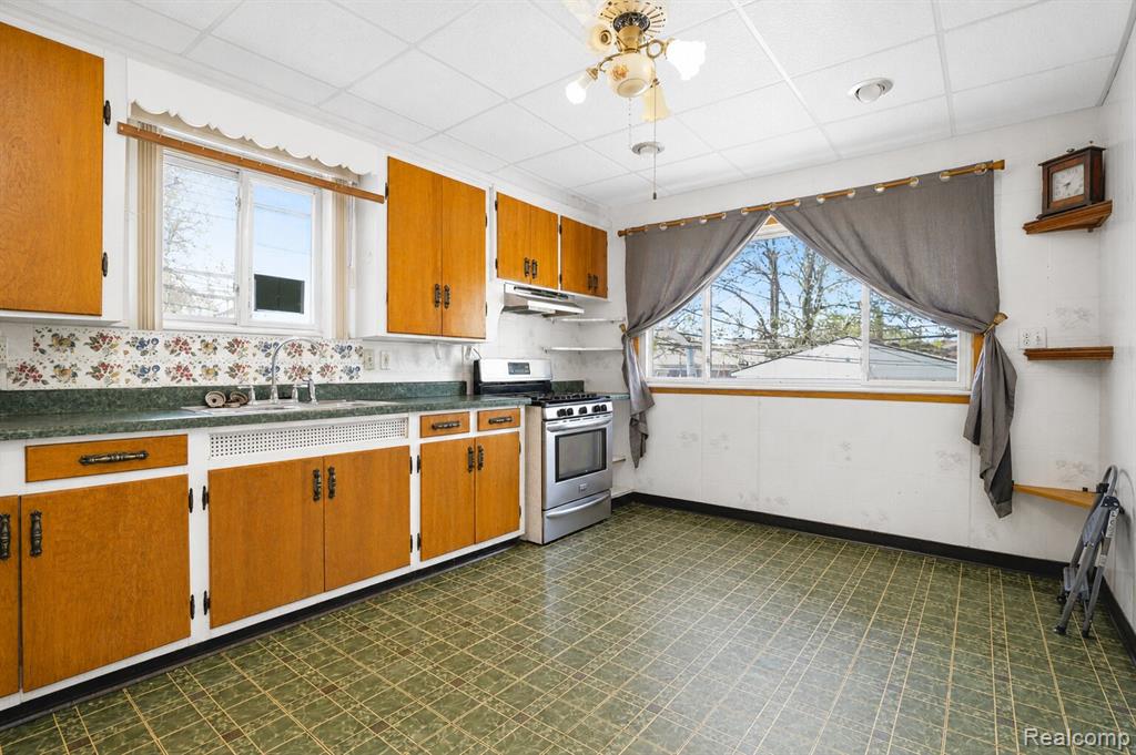 5003 Maple Street Dearborn, MI 48126 - Photo 11 of 41