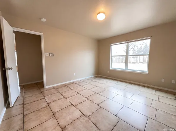 $206,000 | 517 West 5th Street, Converse, TX 78109