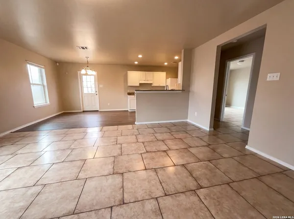 $206,000 | 517 West 5th Street, Converse, TX 78109