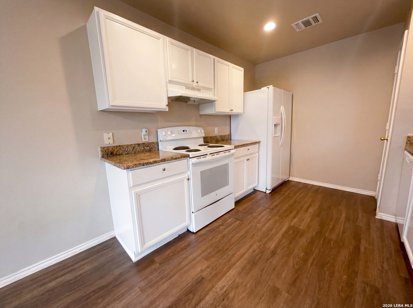 517 West 5th Street Converse, TX 78109 - Photo 2 of 16
