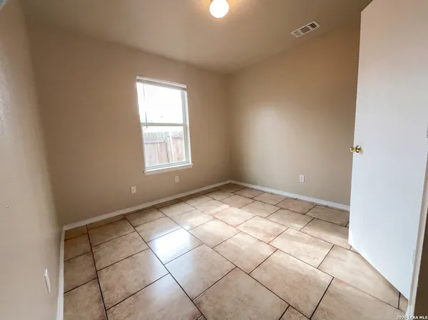 $206,000 | 517 West 5th Street, Converse, TX 78109