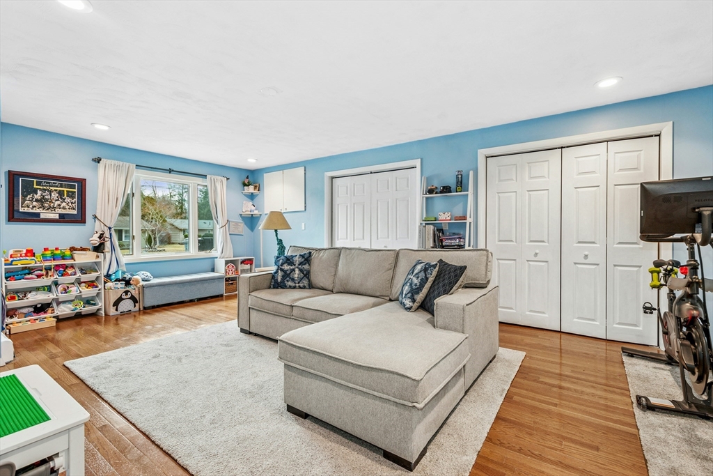 70 Donna Road Framingham, MA 01701 - Photo 16 of 33