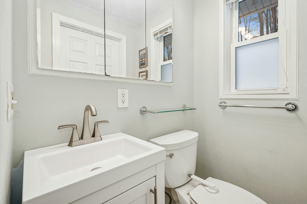 70 Donna Road Framingham, MA 01701 - Photo 23 of 33