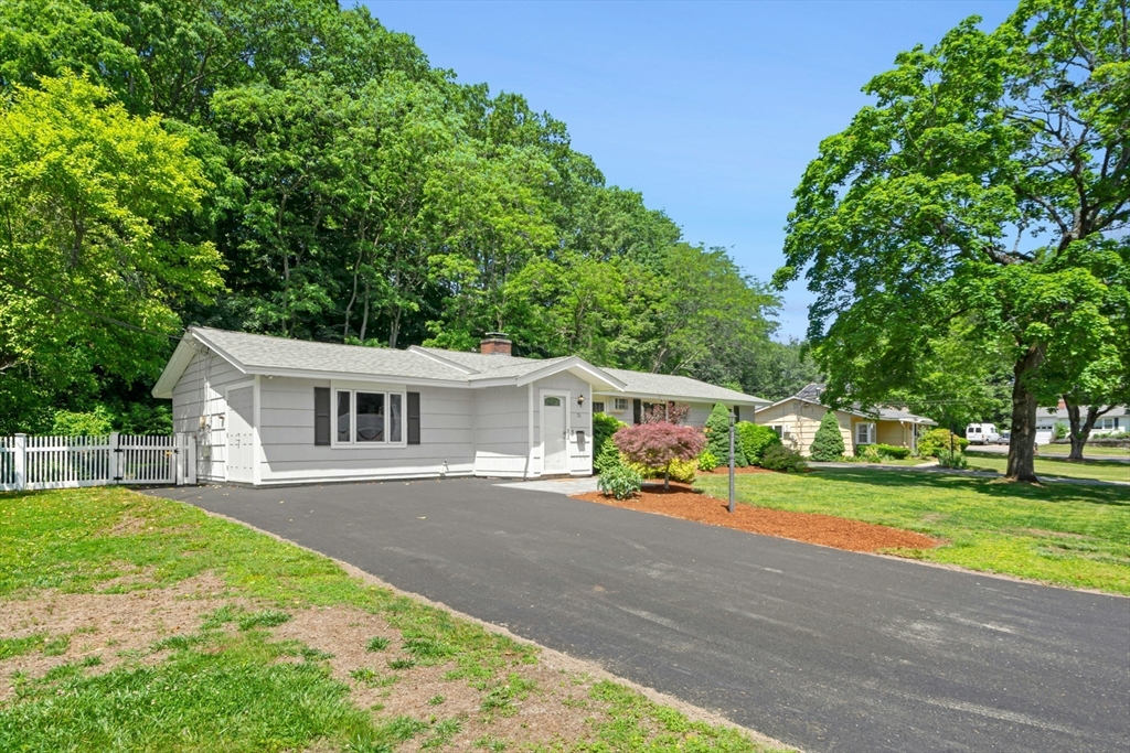 70 Donna Road Framingham, MA 01701 - Photo 3 of 33