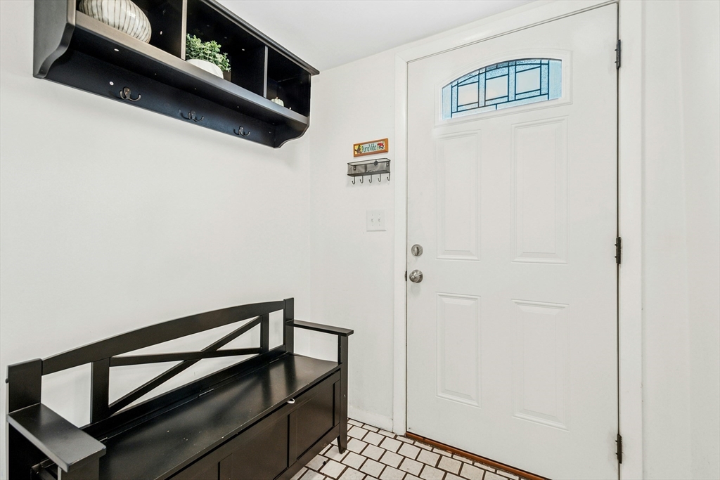 70 Donna Road Framingham, MA 01701 - Photo 6 of 33