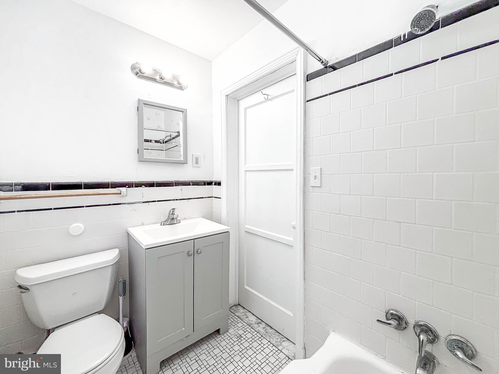 8608 Chestnut Oak Road Parkville, MD 21234 - Photo 17 of 18