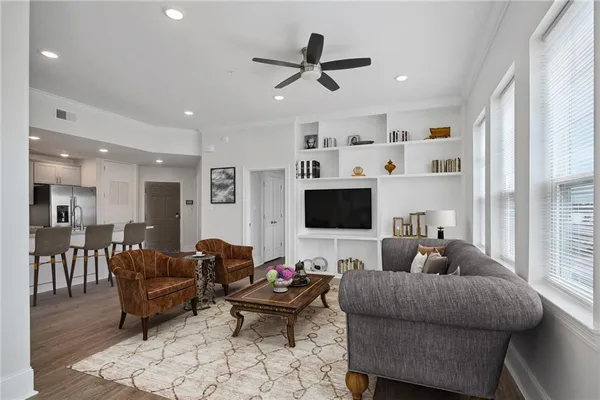 $2,000 | 400 Coconut Beach Road, Unit 101, Kenner, LA 70065