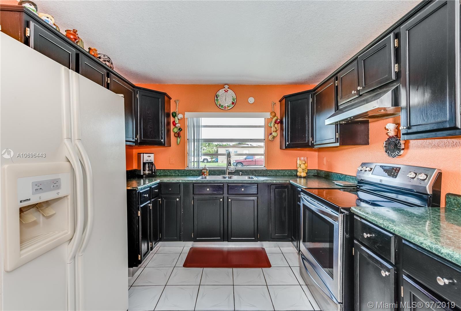 11501 Southwest 40th Terrace Miami, FL 33165 - Photo 14 of 31