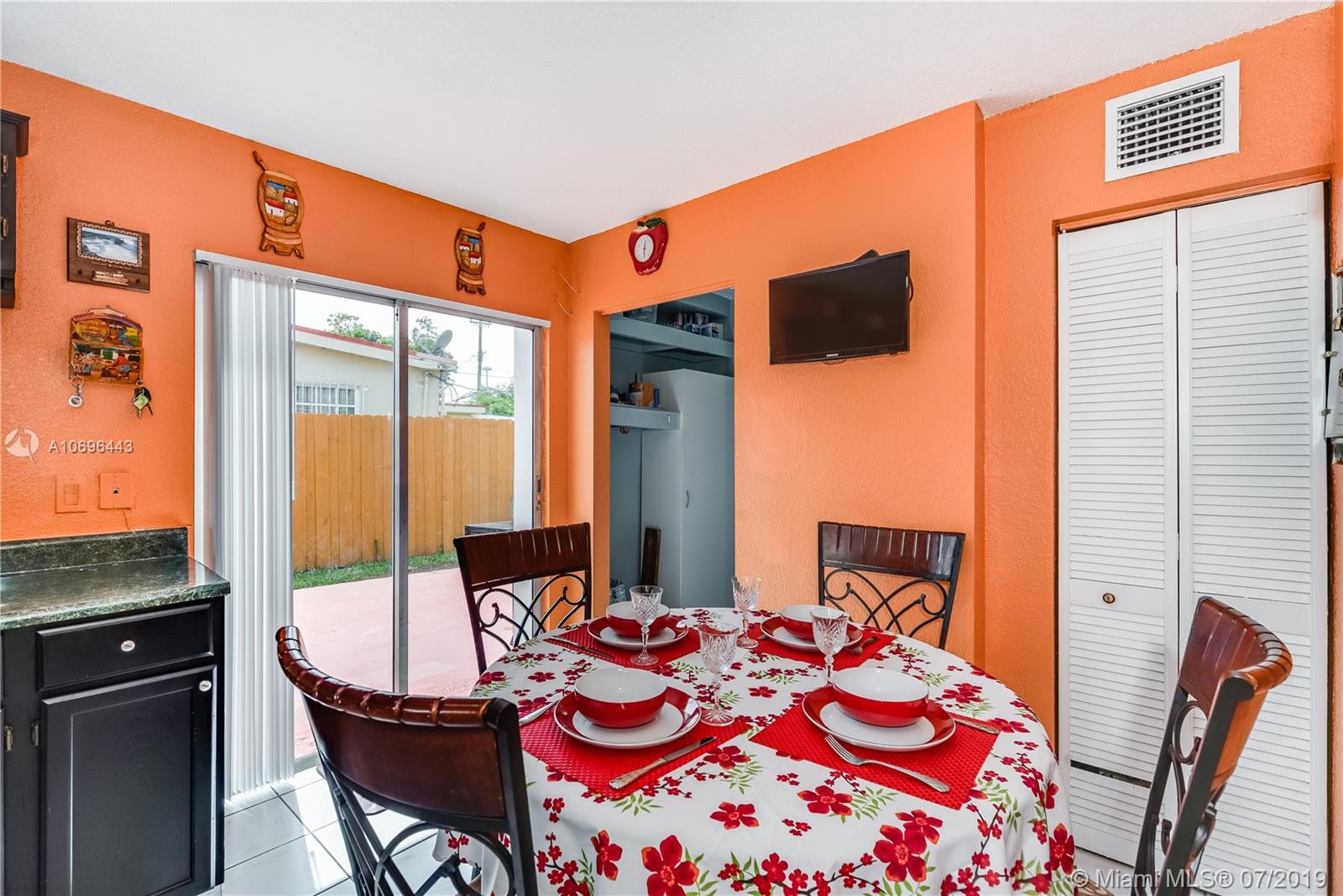 11501 Southwest 40th Terrace Miami, FL 33165 - Photo 15 of 31
