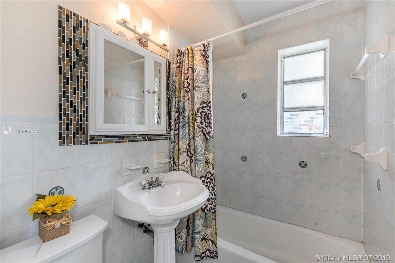 11501 Southwest 40th Terrace Miami, FL 33165 - Photo 18 of 31
