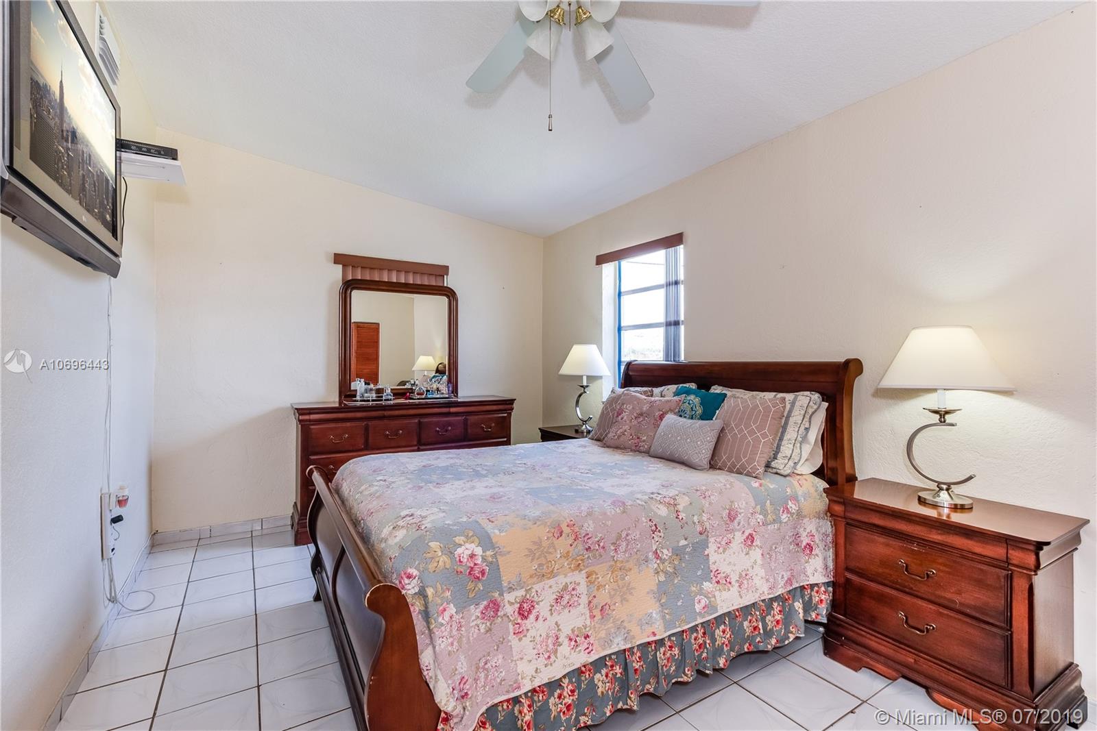 11501 Southwest 40th Terrace Miami, FL 33165 - Photo 19 of 31