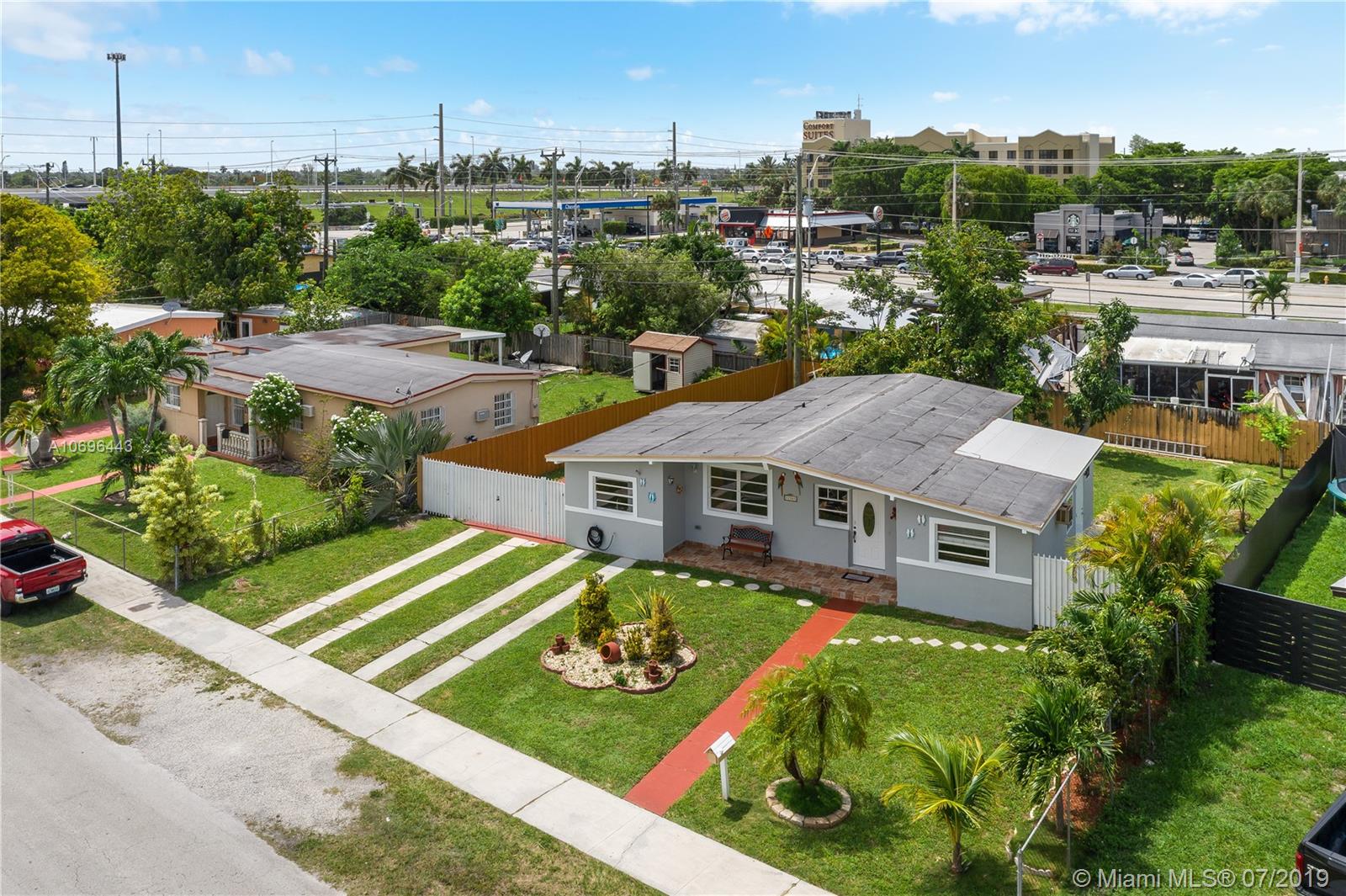 11501 Southwest 40th Terrace Miami, FL 33165 - Photo 3 of 31