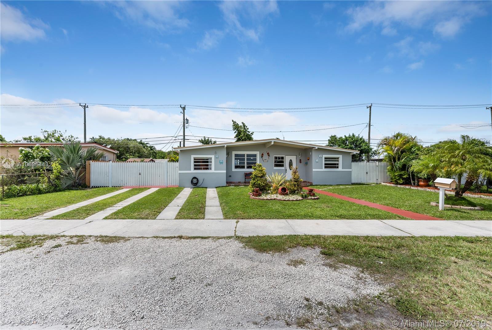 11501 Southwest 40th Terrace Miami, FL 33165 - Photo 5 of 31