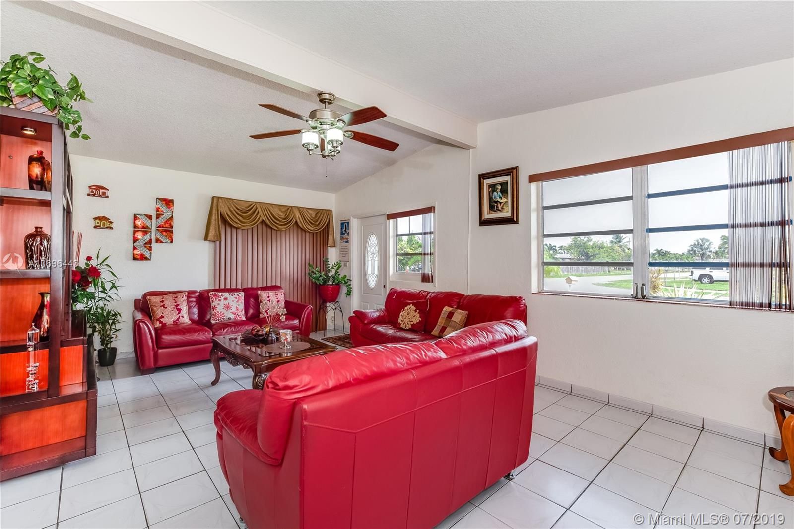 11501 Southwest 40th Terrace Miami, FL 33165 - Photo 10 of 31