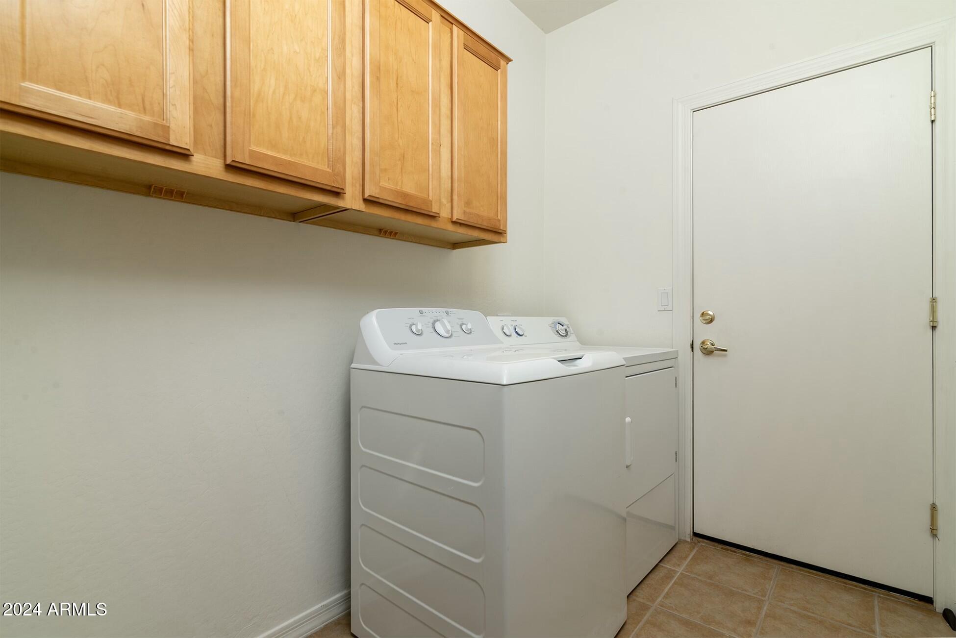 10169 East Dinosaur Ridge Road Gold Canyon, AZ 85118 - Photo 39 of 43 Inside laundry