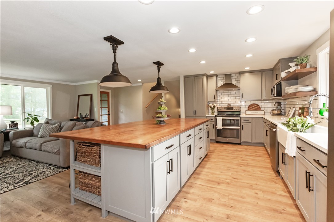 12381 Glenwood Road Southwest Port Orchard, WA 98367 - Photo 8 of 40 Gallery Image 8