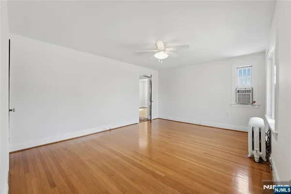 $5,200 | 54 Pomander Walk, Ridgewood, NJ 07450