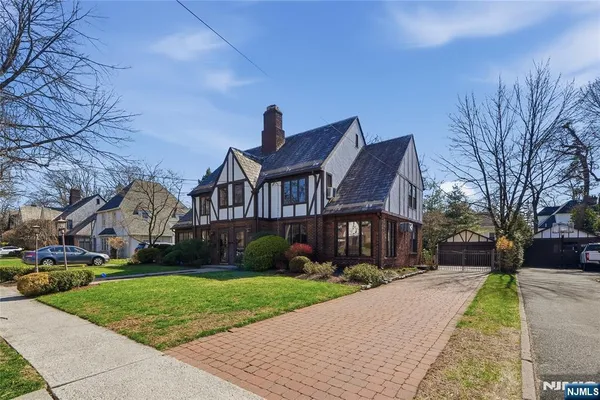 $5,200 | 54 Pomander Walk, Ridgewood, NJ 07450