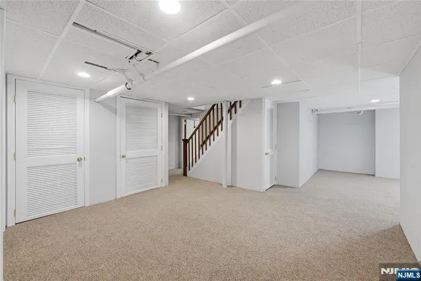 $5,200 | 54 Pomander Walk, Ridgewood, NJ 07450