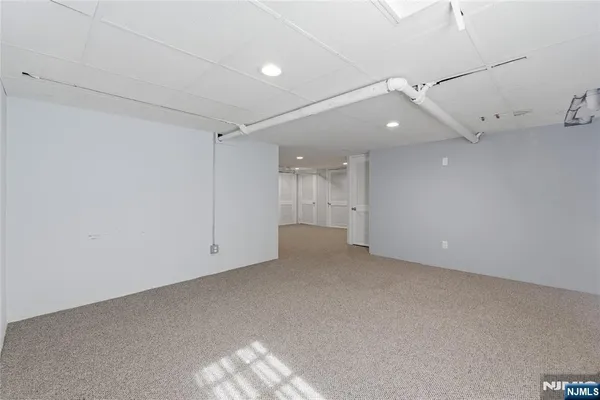 $5,200 | 54 Pomander Walk, Ridgewood, NJ 07450