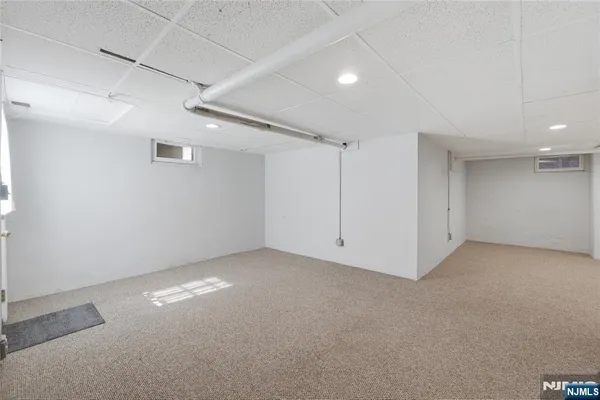 $5,200 | 54 Pomander Walk, Ridgewood, NJ 07450