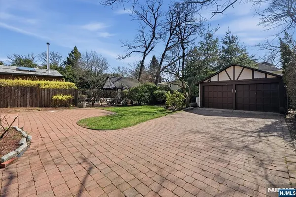$5,200 | 54 Pomander Walk, Ridgewood, NJ 07450