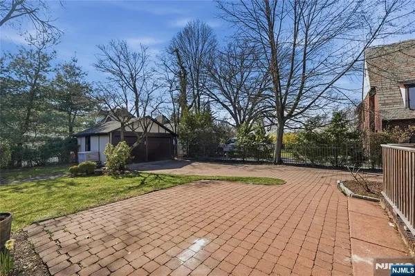 $5,200 | 54 Pomander Walk, Ridgewood, NJ 07450