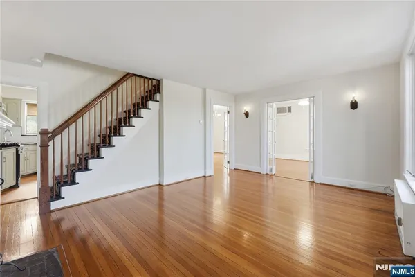 $5,200 | 54 Pomander Walk, Ridgewood, NJ 07450