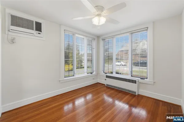 $5,200 | 54 Pomander Walk, Ridgewood, NJ 07450
