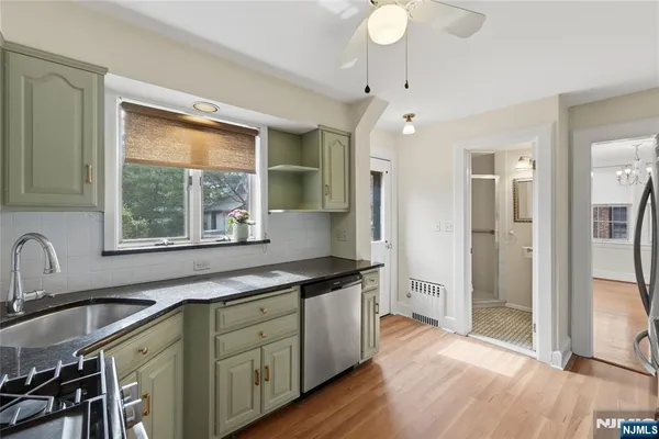 $5,200 | 54 Pomander Walk, Ridgewood, NJ 07450