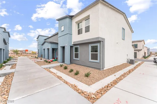 $2,100 | 6116 Aster Gdn Street, North Las Vegas, NV 89081