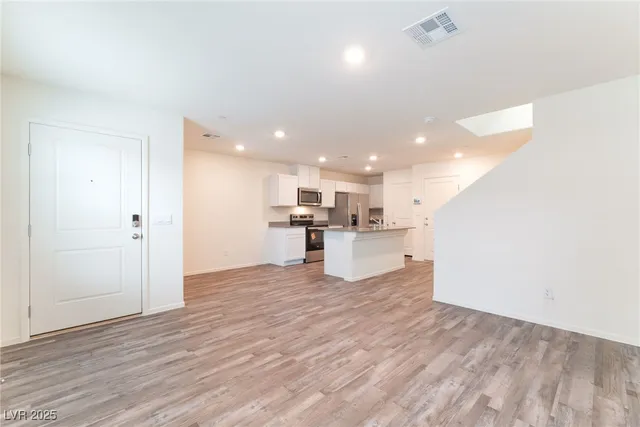 $1,800 | 6116 Aster Gdn Street, North Las Vegas, NV 89081