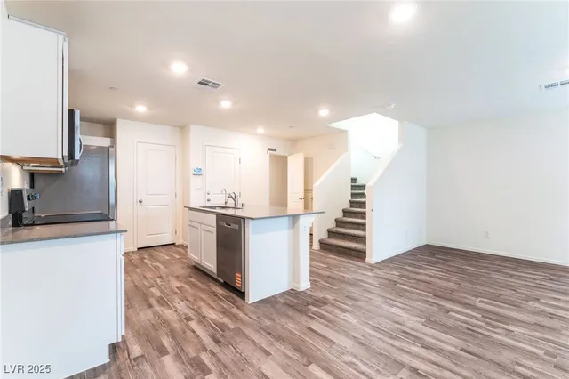 $1,800 | 6116 Aster Gdn Street, North Las Vegas, NV 89081