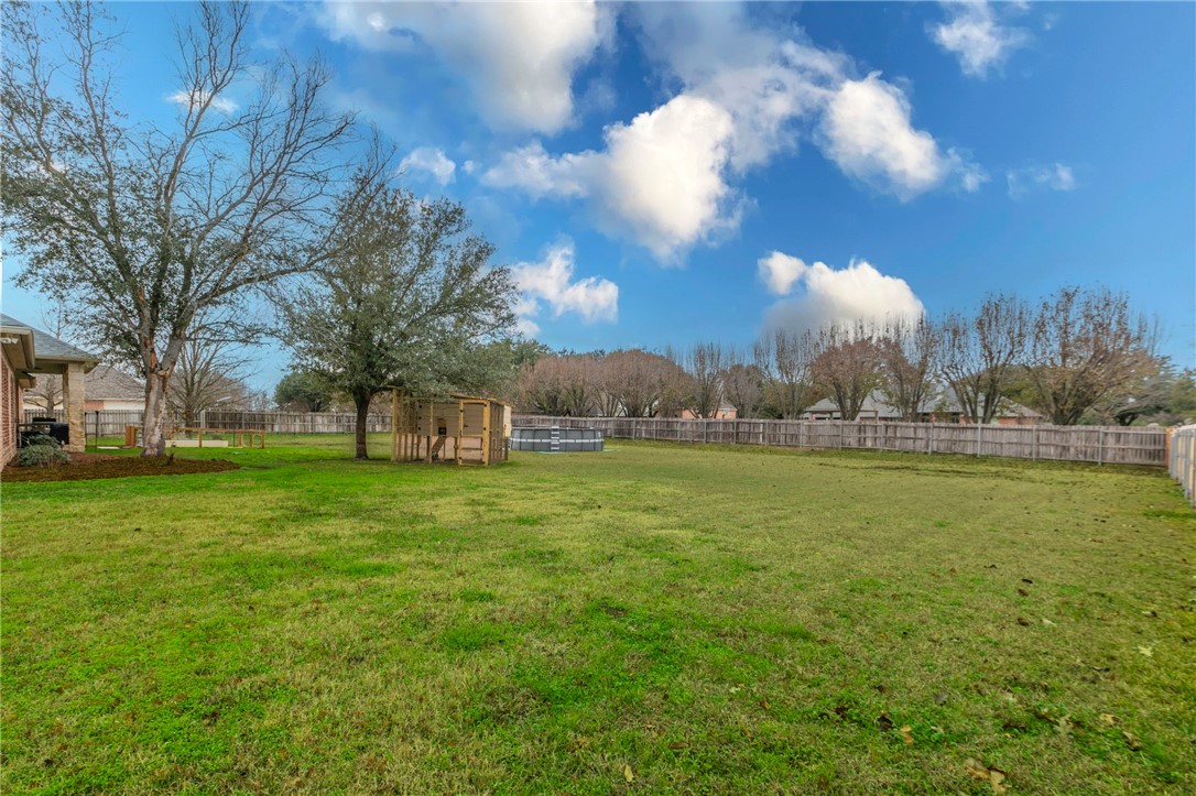 1031 Briar Glen Circle McGregor, TX 76657 - Photo 40 of 41 a view of a green field