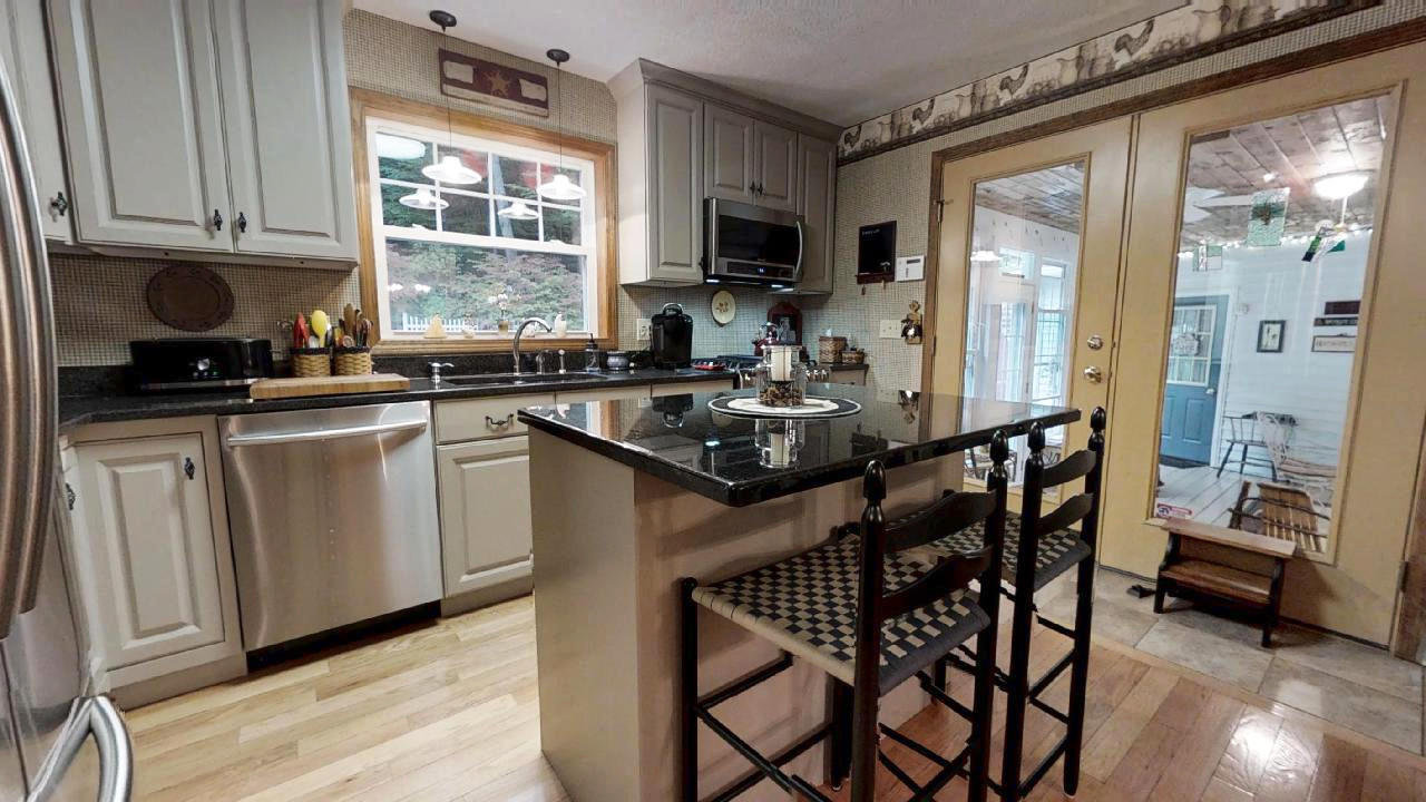 96 Hunts Meadow Road Whitefield, ME 04353 - Photo 5 of 30 27_Yup09202018_151636_DxO_mls