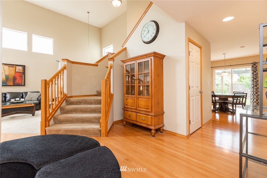659 Shadow Avenue Northeast Renton, WA 98059 - Photo 16 of 37 a view of a livingroom with furniture and entryway