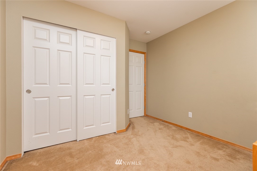 659 Shadow Avenue Northeast Renton, WA 98059 - Photo 25 of 37 a view of an empty room