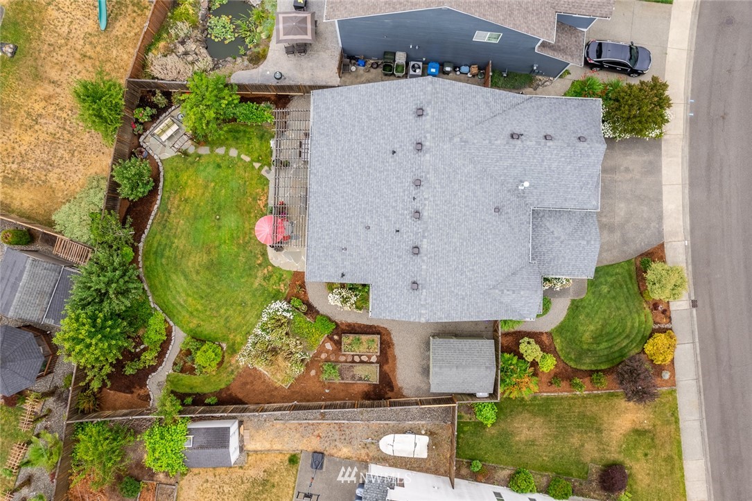 659 Shadow Avenue Northeast Renton, WA 98059 - Photo 36 of 37 an aerial view of a house