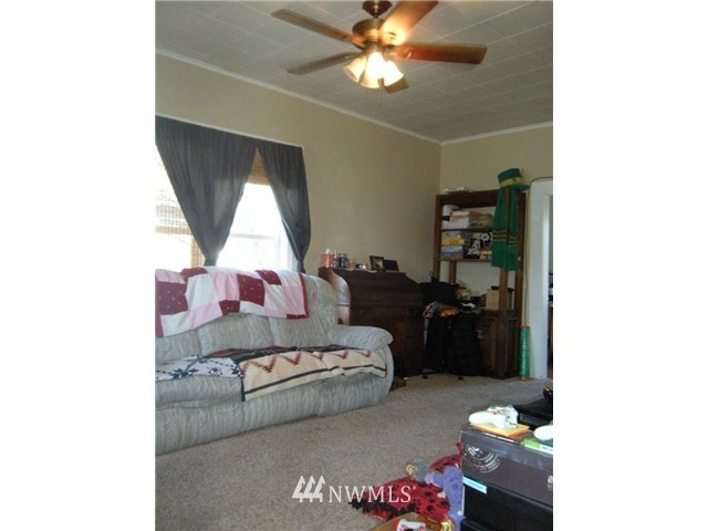 958 Southwest Cascade Avenue Chehalis, WA 98532 - Photo 7 of 12 Gallery Image 7