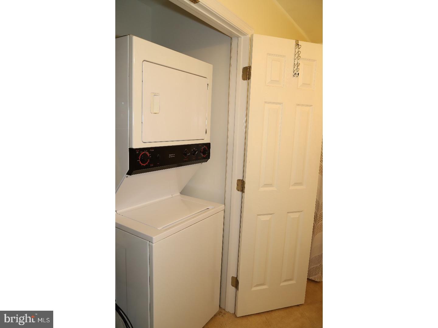4 East Village Road Newark, DE 19713 - Photo 19 of 20 Laundry Room